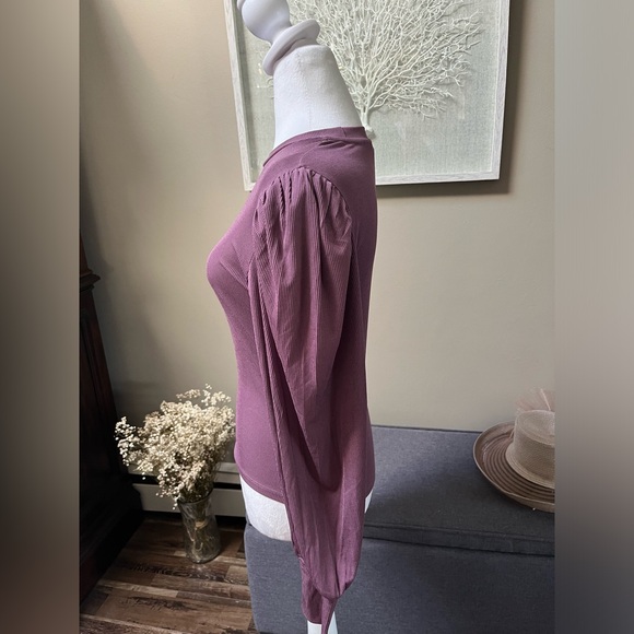 Lulus Ribbed Puff Sleeve Top - Picture 4 of 10